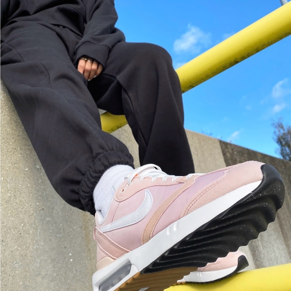 Nike Air Max Dawn pink oxford sneakers Size 9.5 - Picture 3 of 15